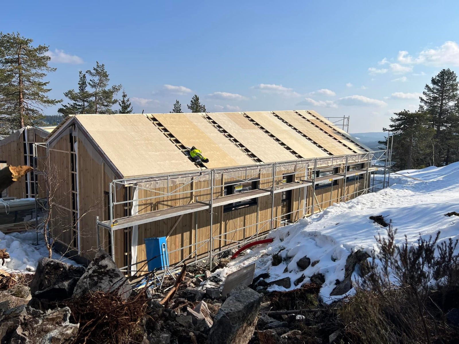 Modernas Paneļu mājas uzstādīšanas Process